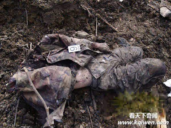 俄军投4吨弹药炸毁恐怖分子兵工厂 尸体残体满地(直击组图57P)